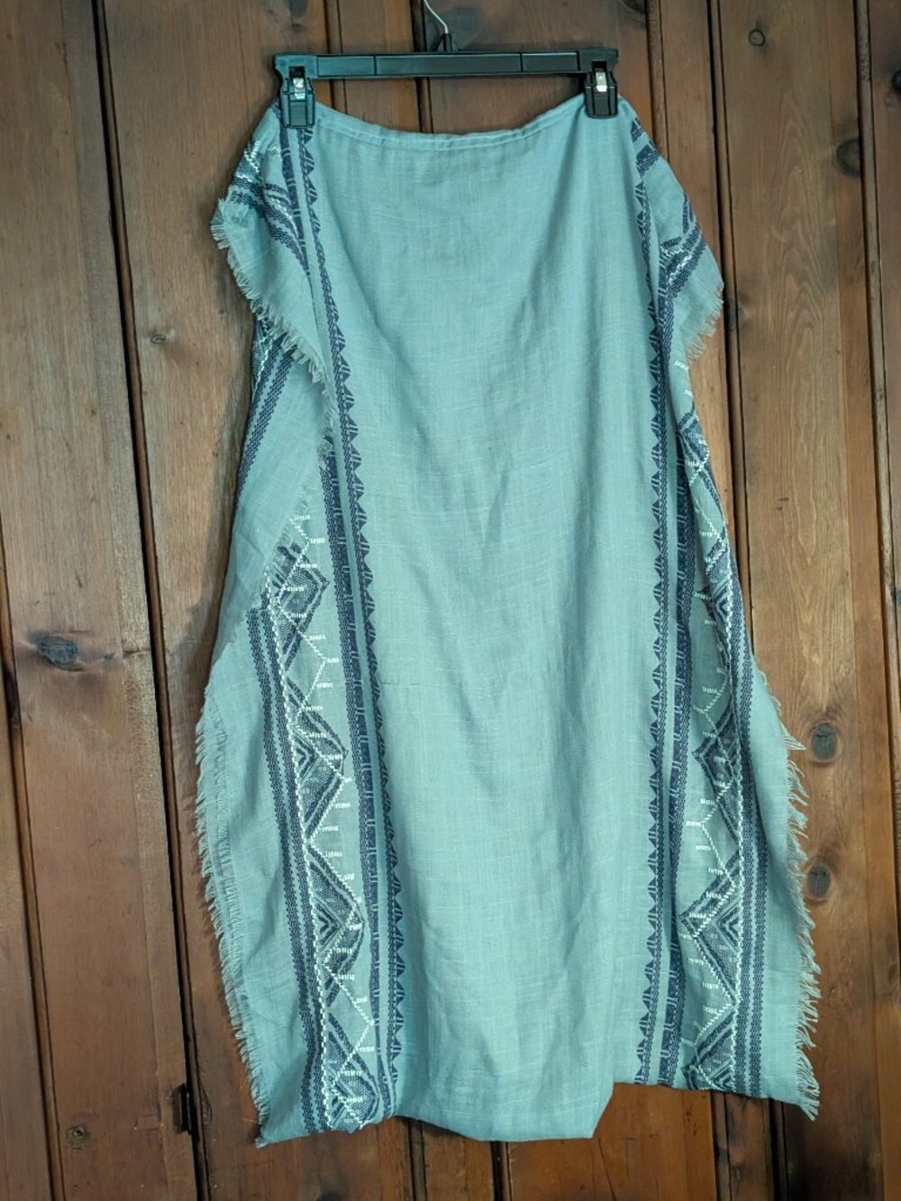 Maurices accent Shawl Scarf -Infinity wide -Purple -nice motif design